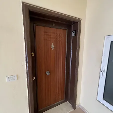 9 Free Private Parking * غوليم