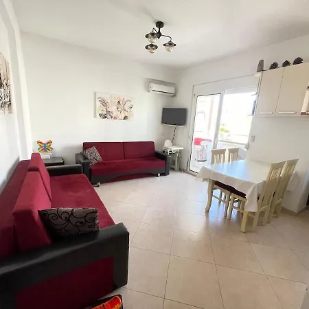 9 Qerret Albania Apartament Golem (Tirana)