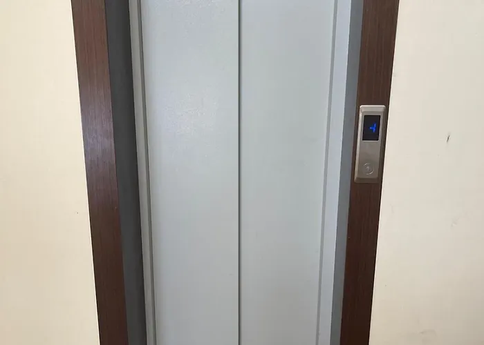 9 Qerret Albania Golem